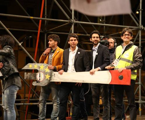 945479_597892366902806_1818891930_n